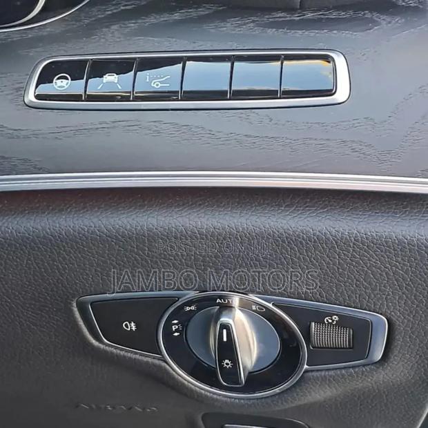Mercedes-Benz E300 2019 White