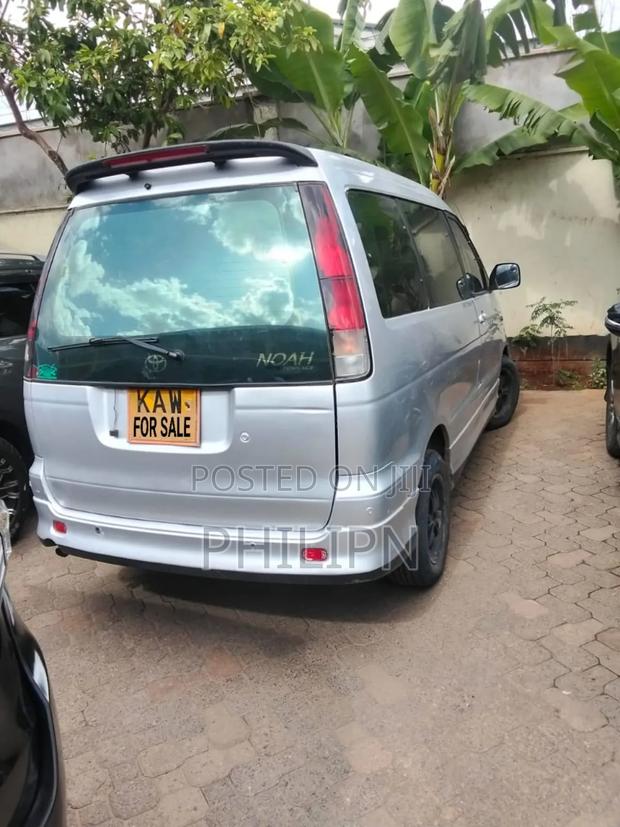 Toyota Noah 2008 Silver
