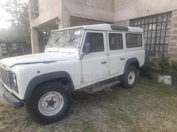 Land Rover Defender 1999 White