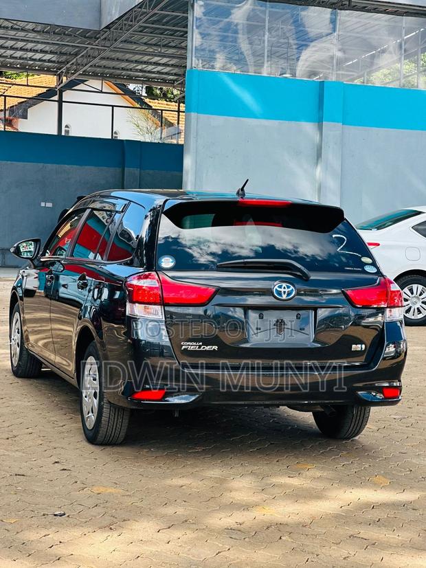 Toyota Corolla Fielder 1.5 Hybrid FWD 2018 Black