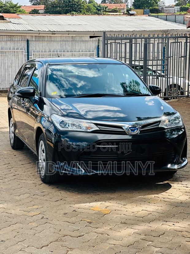 Toyota Corolla Fielder 1.5 Hybrid FWD 2018 Black