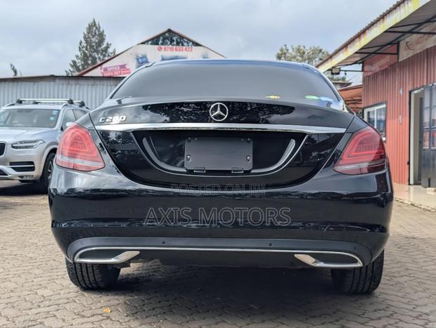 Mercedes-Benz C200 2018 Black