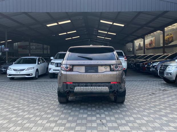Land Rover Discovery Sport 2016 Gold