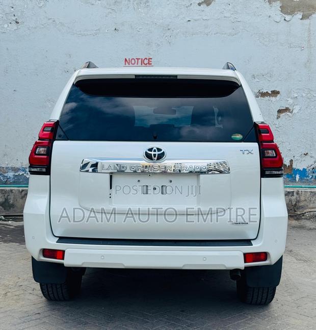 Toyota Land Cruiser Prado 2.8 2018 White