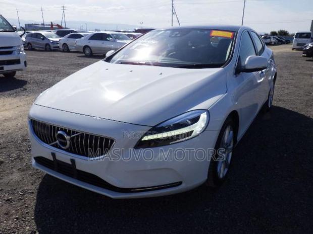 Volvo V40 2019 White