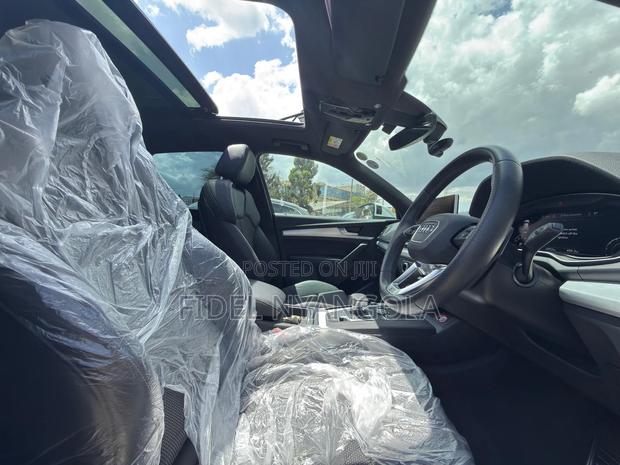 Audi Q5 2.0T Premium AWD quattro 2019 White