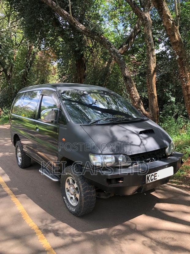 Mitsubishi Delica 2002 Black