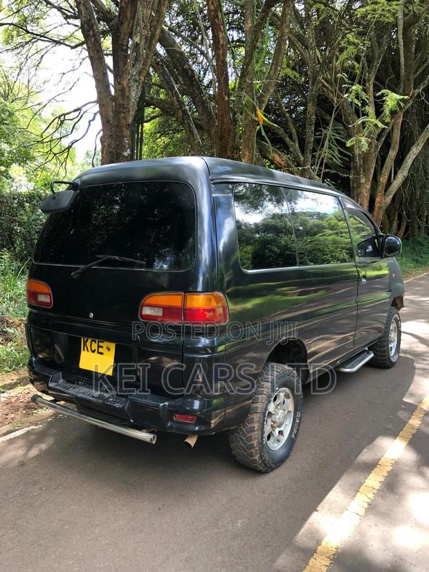 Mitsubishi Delica 2002 Black