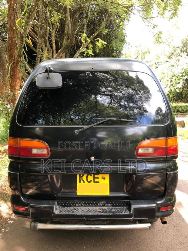 Mitsubishi Delica 2002 Black