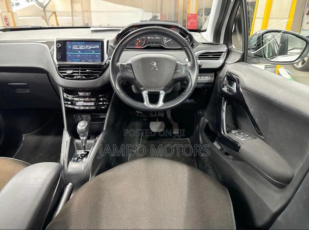 Peugeot 208 2019 White