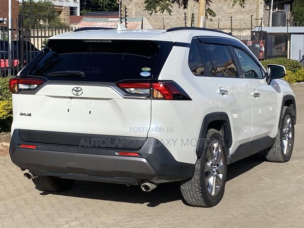 Toyota RAV4 2020 White