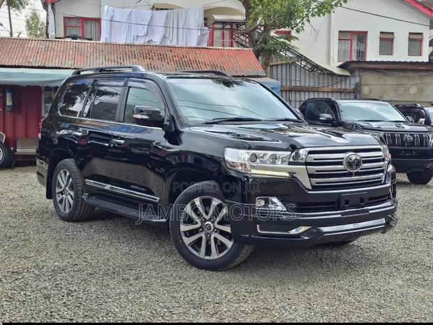 Toyota Land Cruiser 4.6 V8 ZX 2019 Black