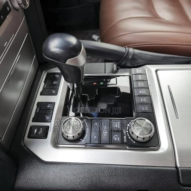 Toyota Land Cruiser 4.6 V8 ZX 2019 Black