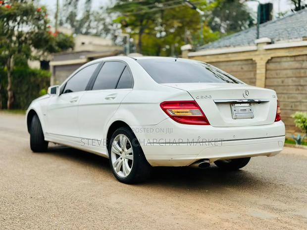 Mercedes-Benz C200 2010 White