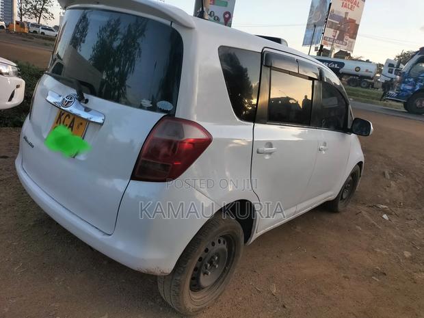 Toyota Ractis 2009 White