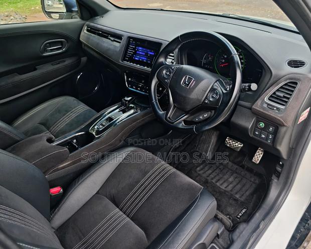 Honda Vezel 1.5 Hybrid 2WD 2018 White