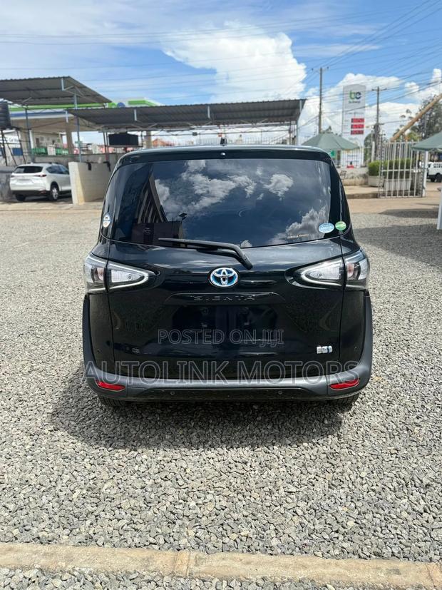 Toyota Sienta 2019 Gray
