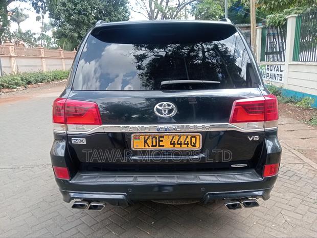 Toyota Land Cruiser 2016 Black