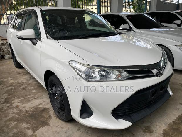 Toyota Corolla Fielder 2018 White