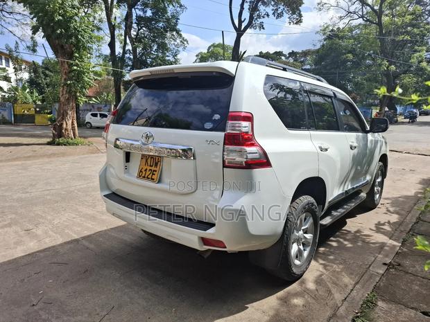 Toyota Land Cruiser Prado 2.7 i 2011 White
