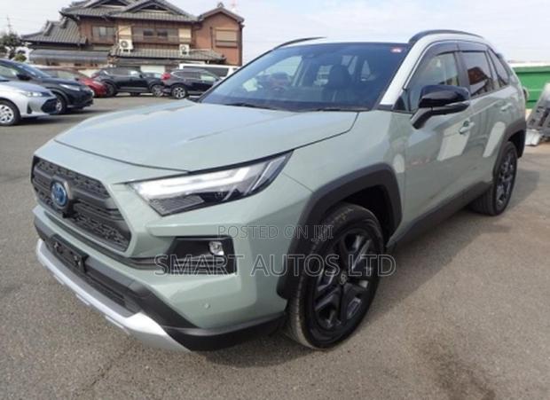 Toyota RAV4 Hybrid 2023 Silver
