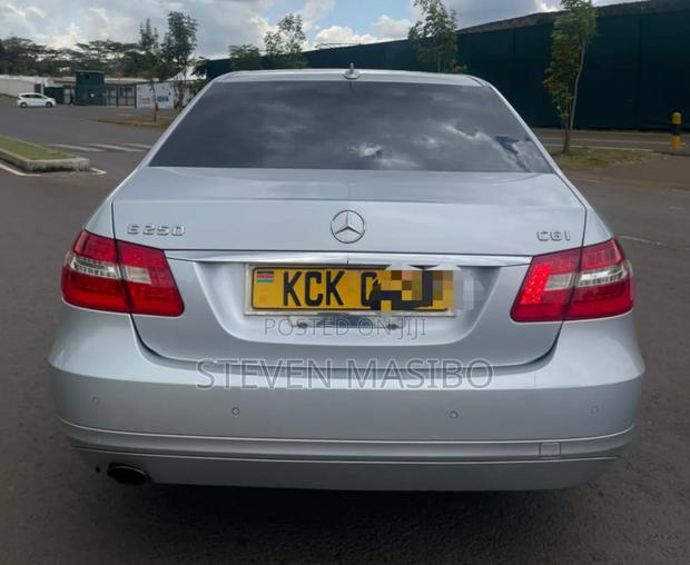 Mercedes-Benz E250 2009 Silver