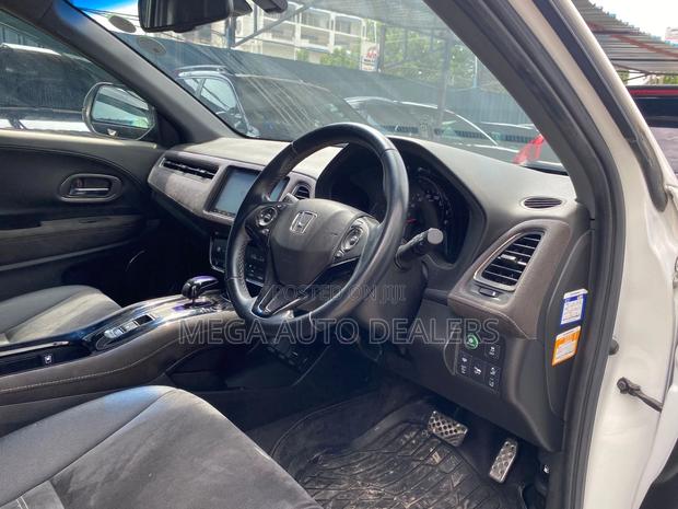 Honda Vezel 2018 White