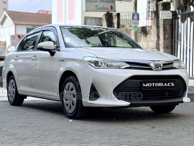 Toyota Axio 1.5 Hybrid G 2WD 2018 White