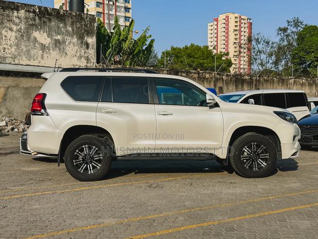 Toyota Land Cruiser Prado 2.7 2019 White