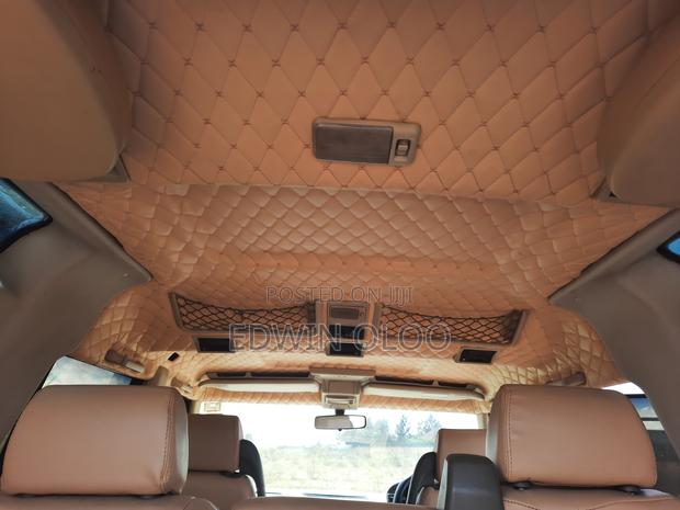 Land Rover Discovery 2004 Gold
