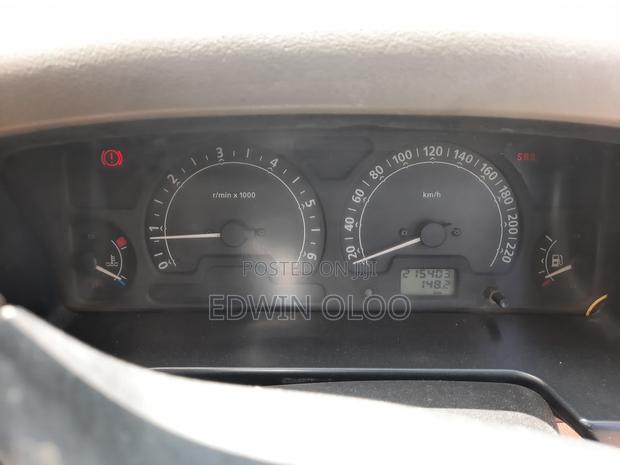 Land Rover Discovery 2004 Gold