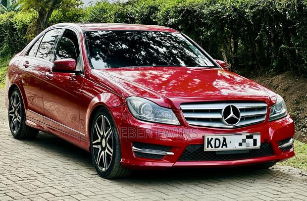 Mercedes-Benz C200 2013 Red