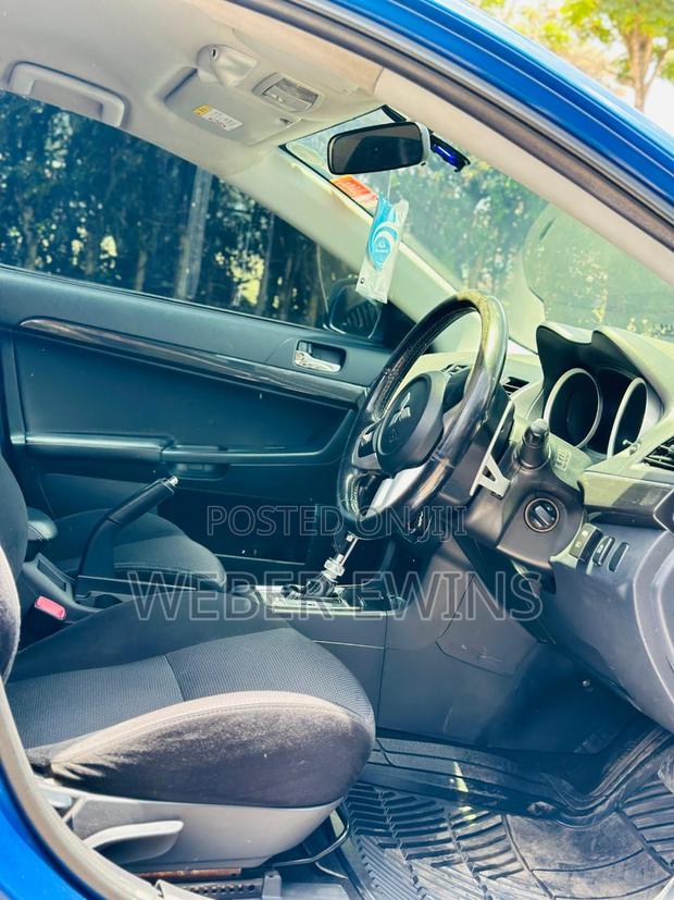 Mitsubishi Lancer Evo 2011 Blue