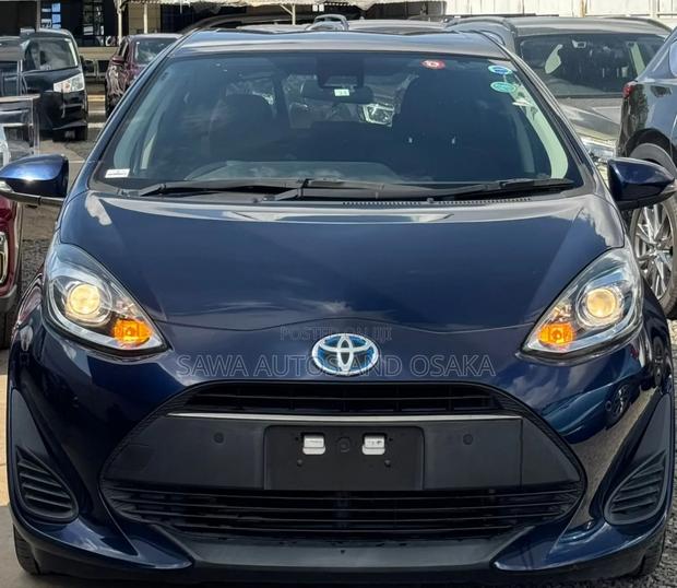 Toyota Aqua 2018 Blue