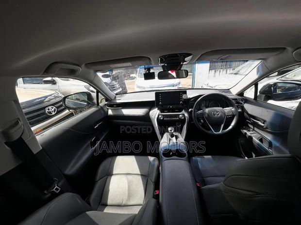 Toyota Harrier 2.0 2021 White