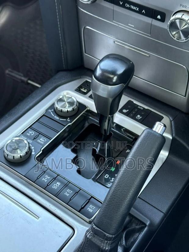Toyota Land Cruiser 4.5 V8 TD 2019 Gray