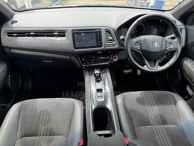Honda Vezel 1.5 Hybrid 2WD 2019 White