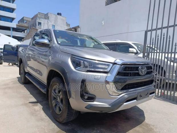 Toyota Hilux Revo Double Cab Deisel 2.8 RWD 2021 Gray