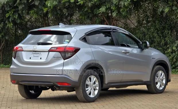Honda Vezel 1.5 Hybrid 4WD 2018 Silver