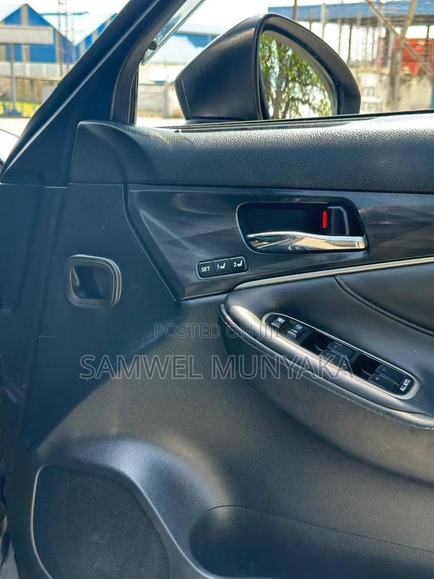 Toyota Crown 2014 Black