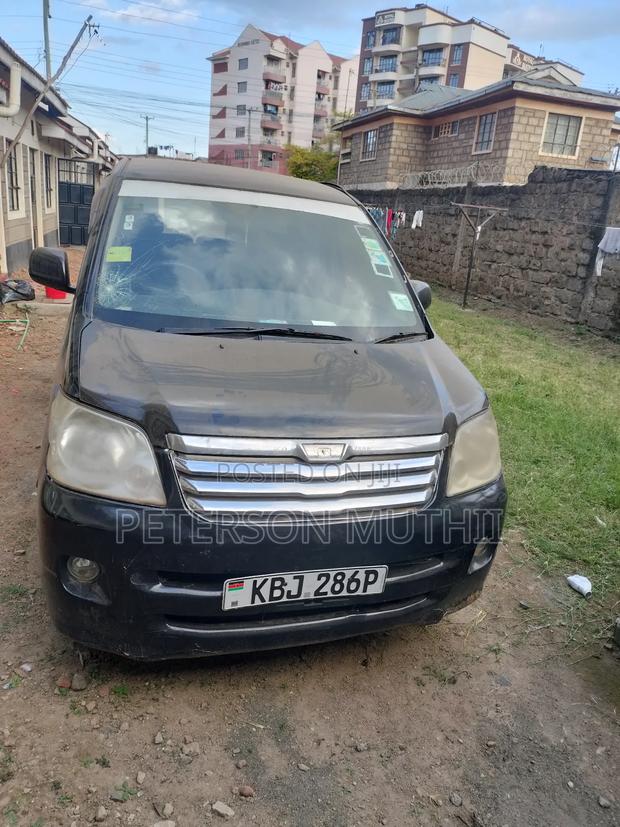 Toyota Noah 2002 Black