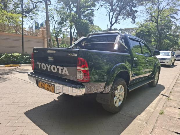 Toyota Hilux 2010 Matt Black
