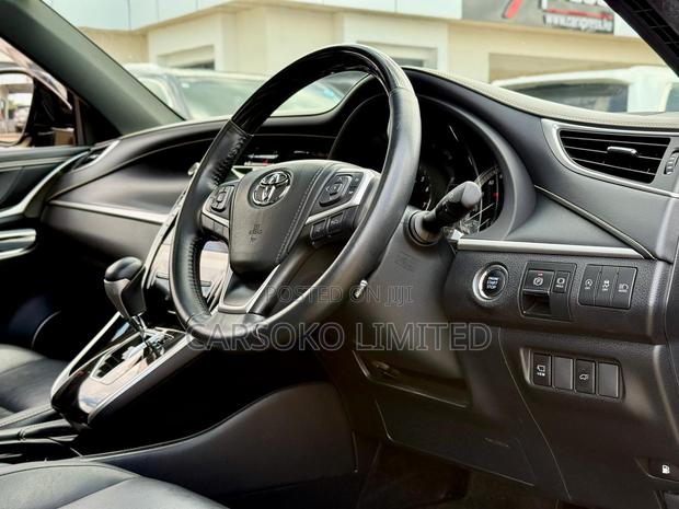 Toyota Harrier 2.0 2018 Black