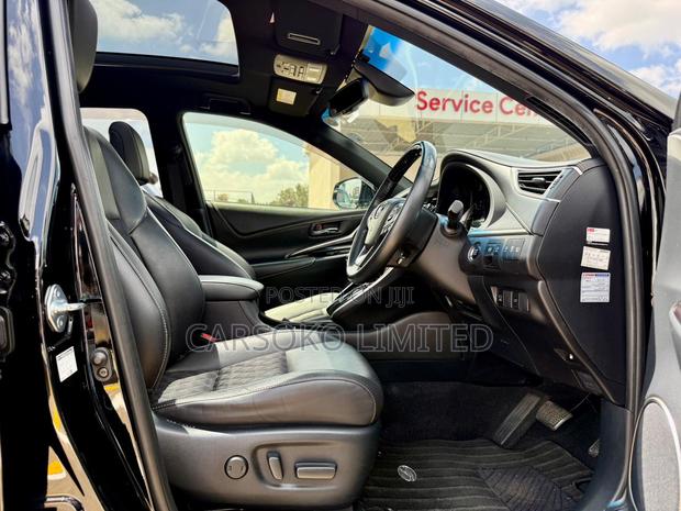 Toyota Harrier 2.0 2018 Black
