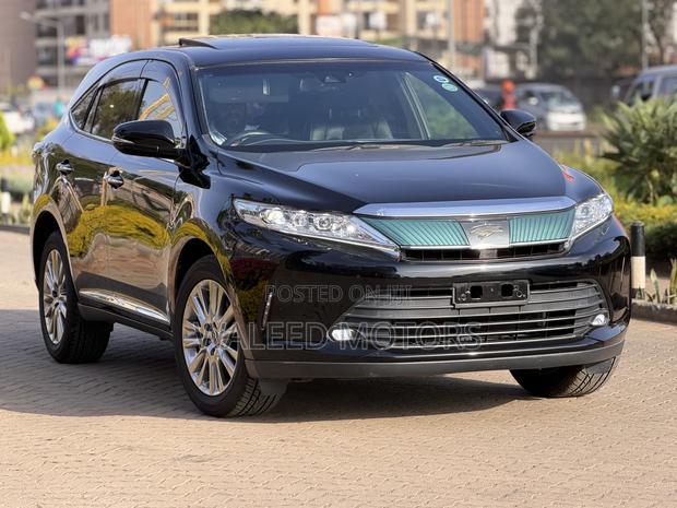 Toyota Harrier 2.0 2018 Black