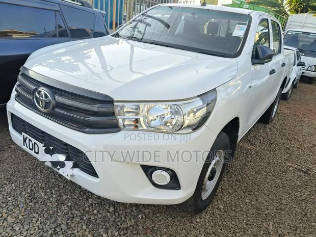 Toyota Hilux 2019 White