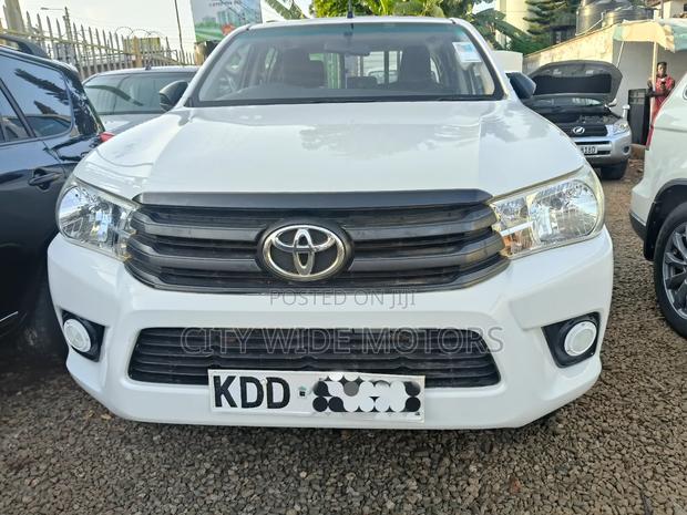Toyota Hilux 2019 White