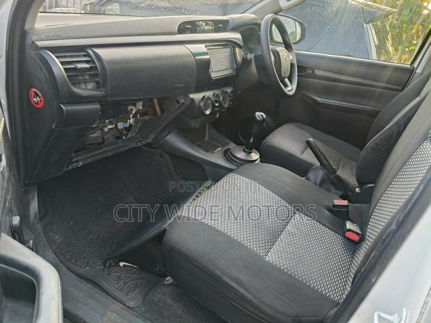 Toyota Hilux 2019 White