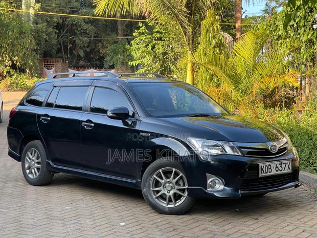 Toyota Corolla Fielder 1.5 Hybrid FWD 2014 Black