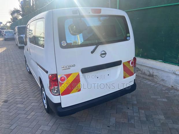 Nissan NV200 2018 White